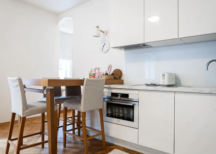 Dream Stay - Central 2-Bedroom Apartment With Sauna